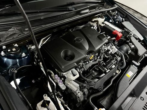 Used 2021 Toyota Camry LE w/ Cold Weather Package image 10