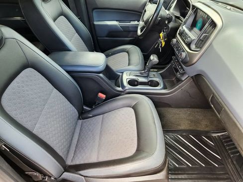 Used 2017 Chevrolet Colorado Z71 AWD/4WD image 25
