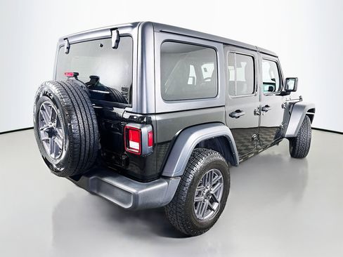 Used 2024 Jeep Wrangler Unlimited Sport AWD/4WD image 7