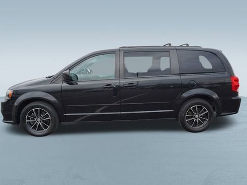 Used 2017 Dodge Grand Caravan GT image 4