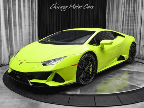 Used 2020 Lamborghini Huracan EVO image 2