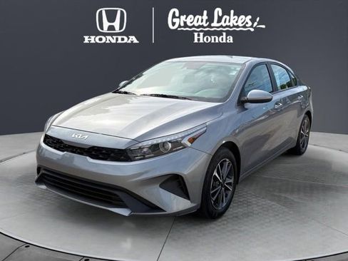 Used 2023 Kia Forte LXS FWD image 2