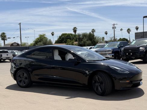 Used 2023 Tesla Model 3 Standard Range image 4