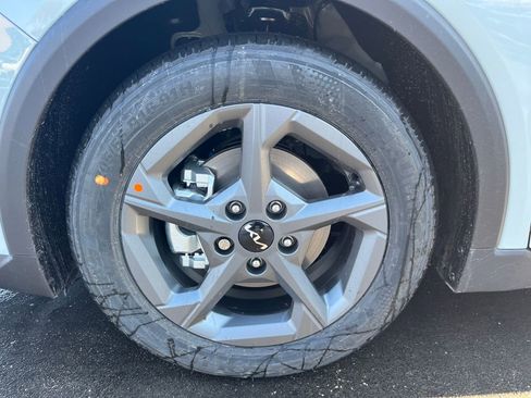 New 2026 Kia K4 LXS image 9