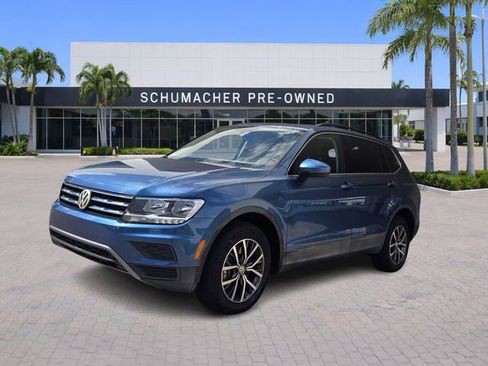 Used 2019 Volkswagen Tiguan SE w/ Panoramic Sunroof Package image 3