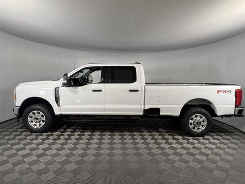 Used 2024 Ford F350 XLT w/ FX4 Off-Road Package image 9