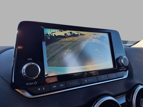 Used 2025 Nissan Sentra S image 6