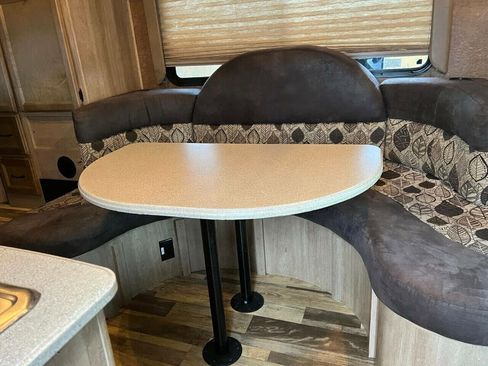 Used 2014 Ford E-350 and Econoline 350 Super Duty image 11