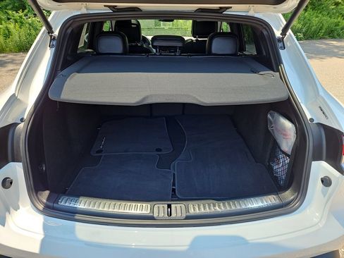 Certified 2026 Porsche Macan AWD/4WD image 39