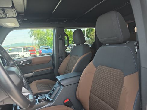 Used 2023 Ford Bronco Outer Banks AWD/4WD image 13