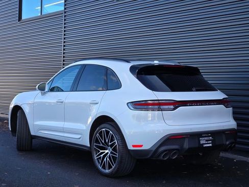 Used 2025 Porsche Macan image 3