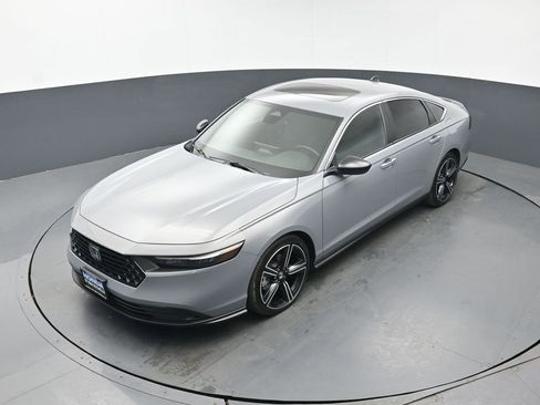 Used 2024 Honda Accord Sport image 32