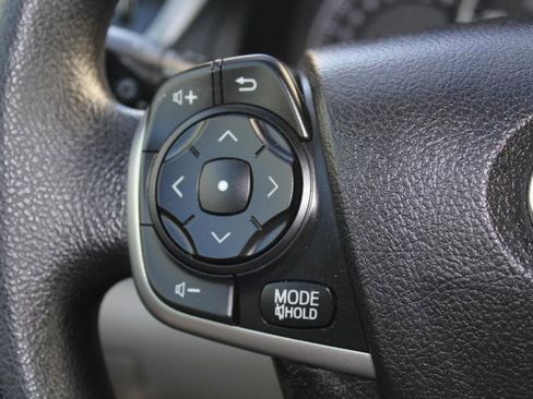 Used 2014 Toyota Camry LE FWD image 21