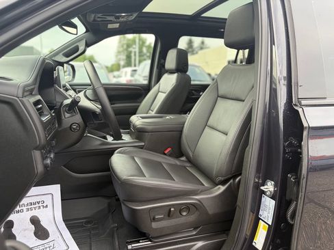 Used 2024 Chevrolet Suburban Z71 w/ Luxury Package AWD/4WD image 25