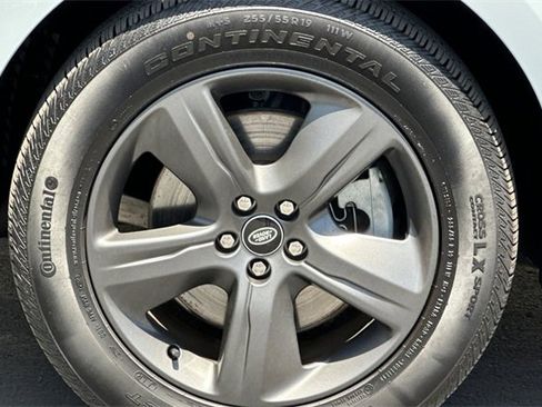 Certified 2024 Land Rover Range Rover Velar Dynamic SE image 25