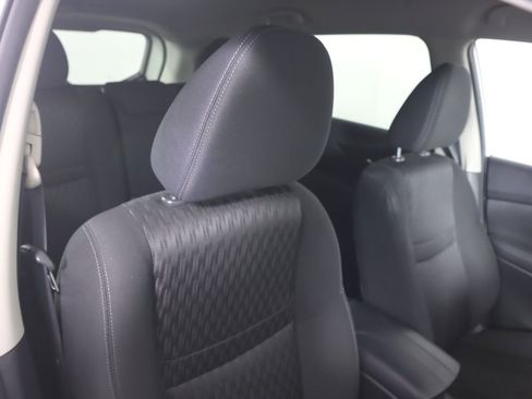 Used 2020 Nissan Rogue SV image 30