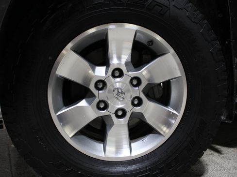 Used 2013 Toyota 4Runner SR5 w/ Convenience Pkg image 28