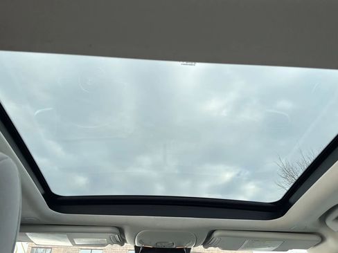 Used 2018 Jeep Renegade Latitude w/ Popular Equipment Group image 31