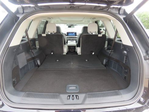 Used 2026 Lincoln Aviator Reserve AWD/4WD image 12