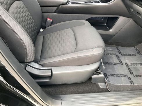 Used 2024 Nissan Pathfinder S image 36