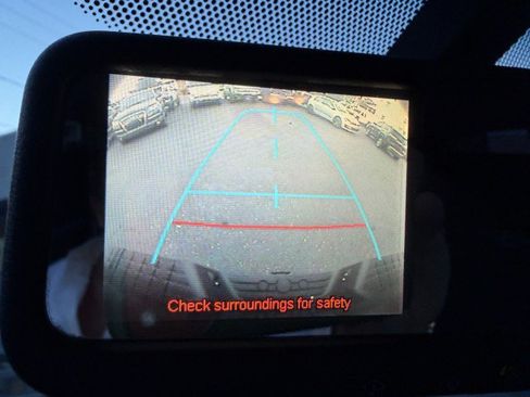 Used 2010 Toyota Tundra 4x4 CrewMax image 23