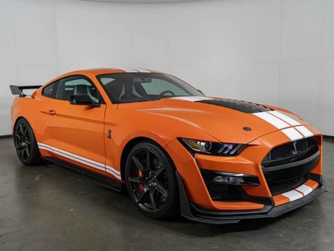 Used 2022 Ford Mustang Shelby GT500 w/ Carbon Fibre Track Pack image 2