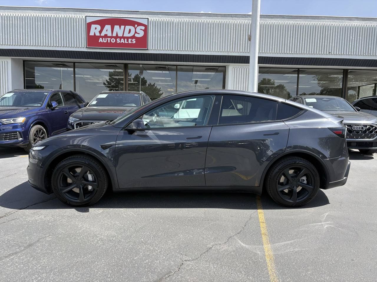 Used 2026 Tesla Model Y Long Range RWD image 17