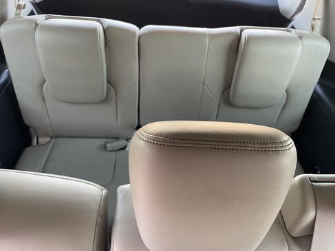 Used 2023 Nissan Armada SL image 32