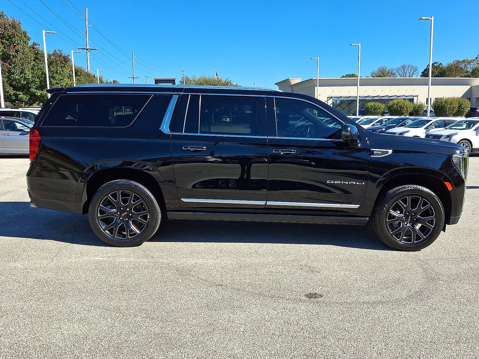 Certified 2023 GMC Yukon XL Denali w/ Denali Reserve Package AWD/4WD image 26
