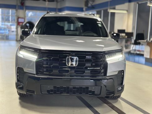 New 2026 Honda Pilot Black Edition image 2
