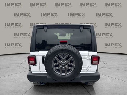 Used 2025 Jeep Wrangler Unlimited Sport AWD/4WD image 4