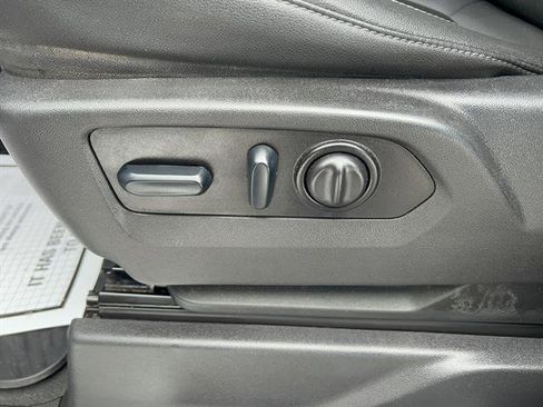 Used 2022 Chevrolet Silverado 2500 LTZ w/ LTZ Premium Package image 11