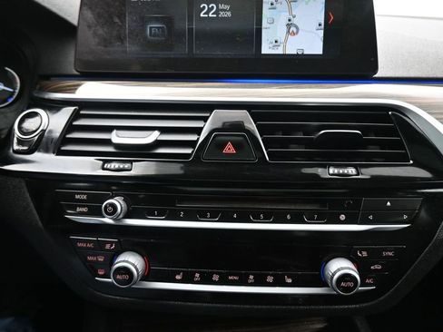 Used 2018 BMW 530i xDrive AWD/4WD image 22