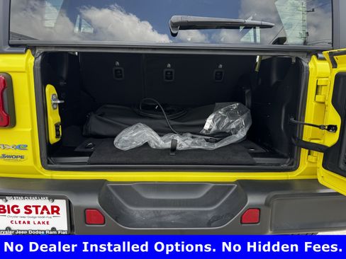 Used 2023 Jeep Wrangler Unlimited Sahara AWD/4WD image 29