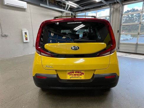 Used 2020 Kia Soul LX FWD image 4
