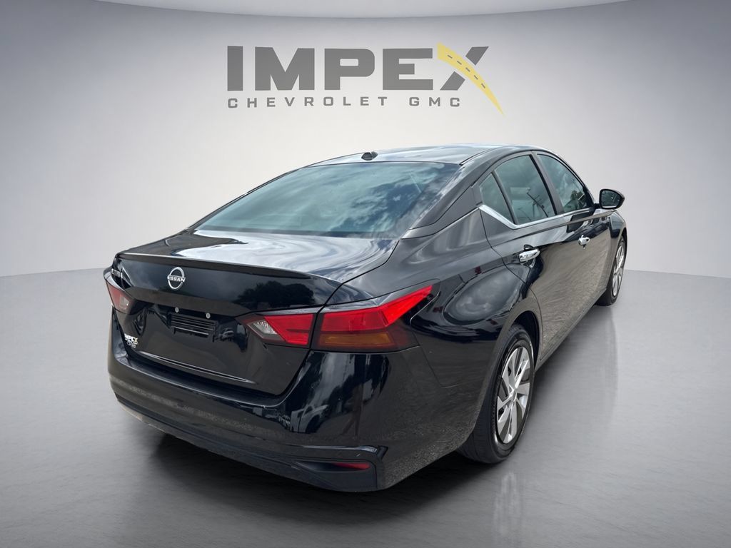 Used 2025 Nissan Altima 2.5 S FWD image 5