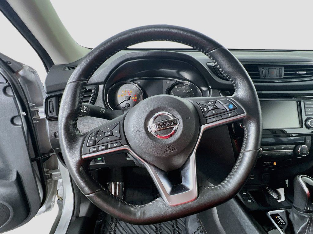 Used 2019 Nissan Rogue SV w/ Premium Package AWD/4WD image 10