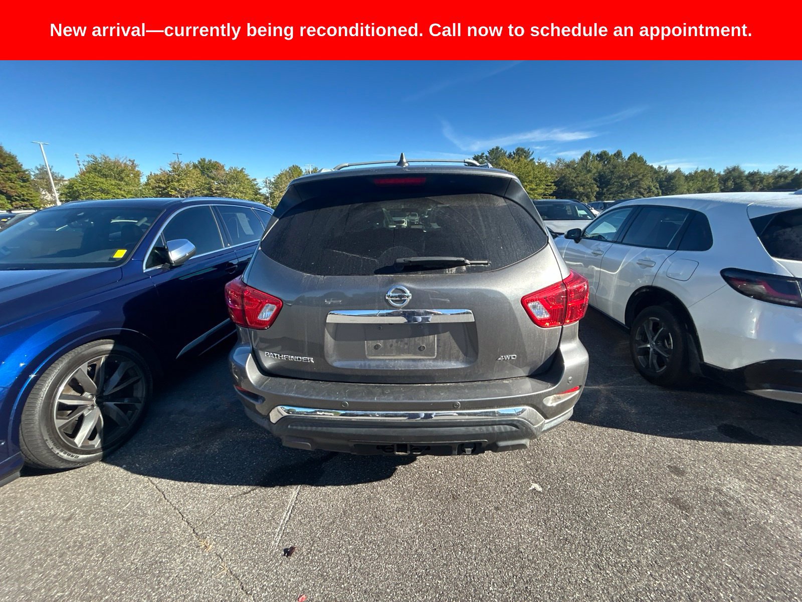 Used 2020 Nissan Pathfinder S AWD/4WD image 10