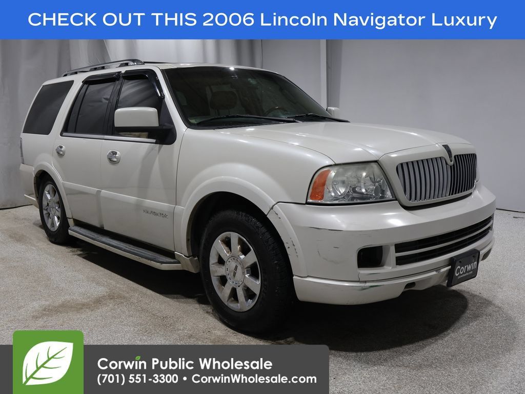 Used 2006 Lincoln Navigator Luxury AWD/4WD image 1