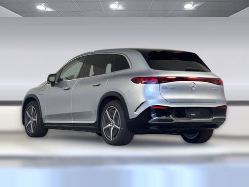 New 2026 Mercedes-Benz EQS 550 4MATIC SUV image 3