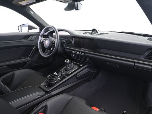 Used 2025 Porsche 911 GT3 image 19