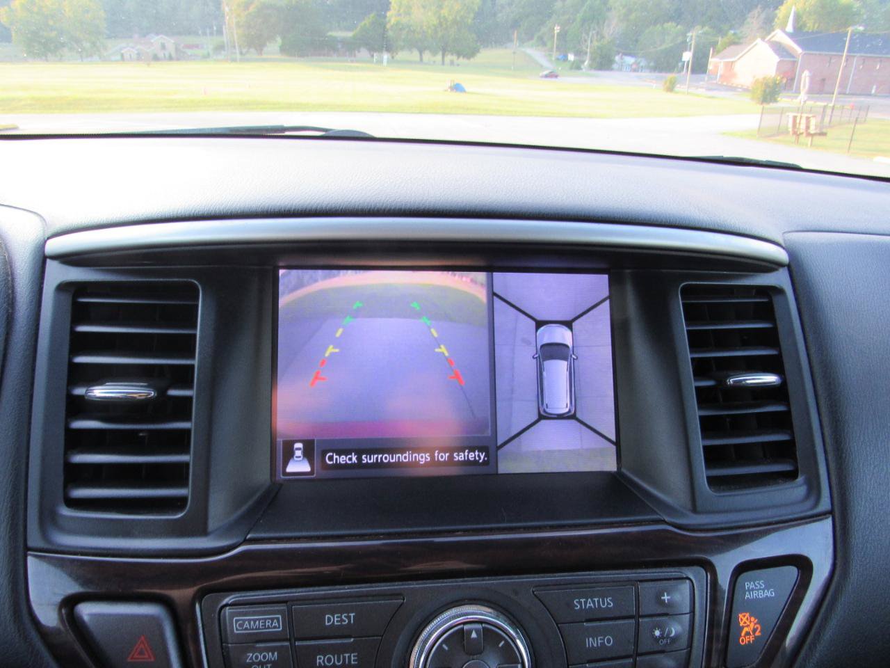 Used 2014 Nissan Pathfinder Platinum w/ Platinum Premium Package AWD/4WD image 13