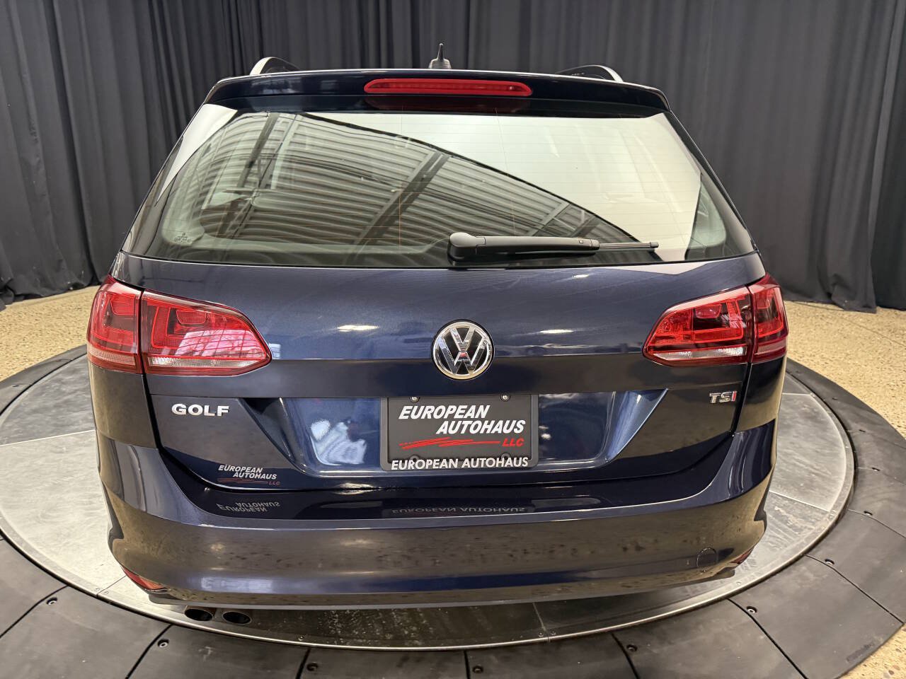 Used 2016 Volkswagen Golf Limited Edition FWD image 8
