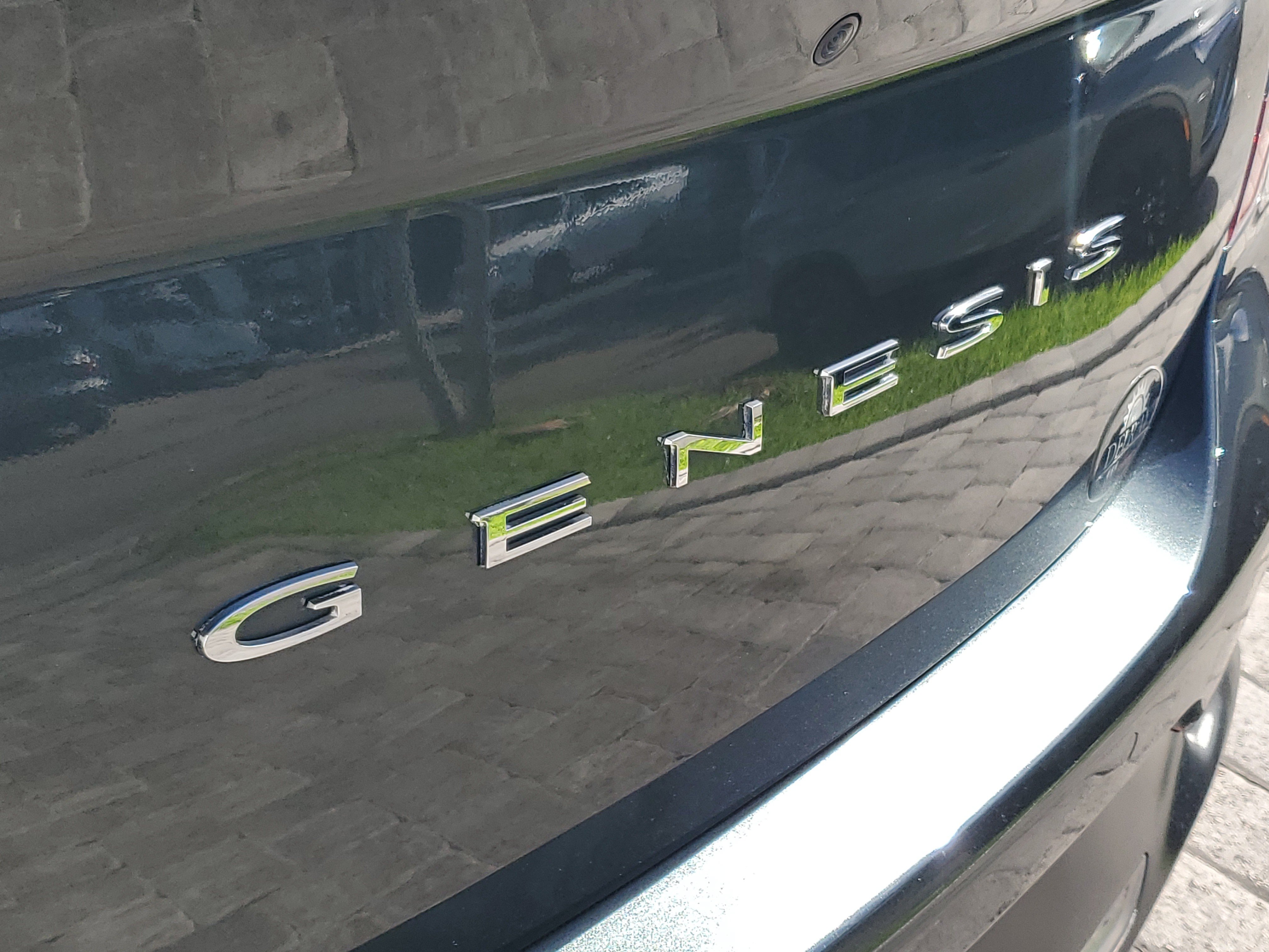 Used 2022 Genesis G70 2.0T w/ Prestige Package RWD image 9