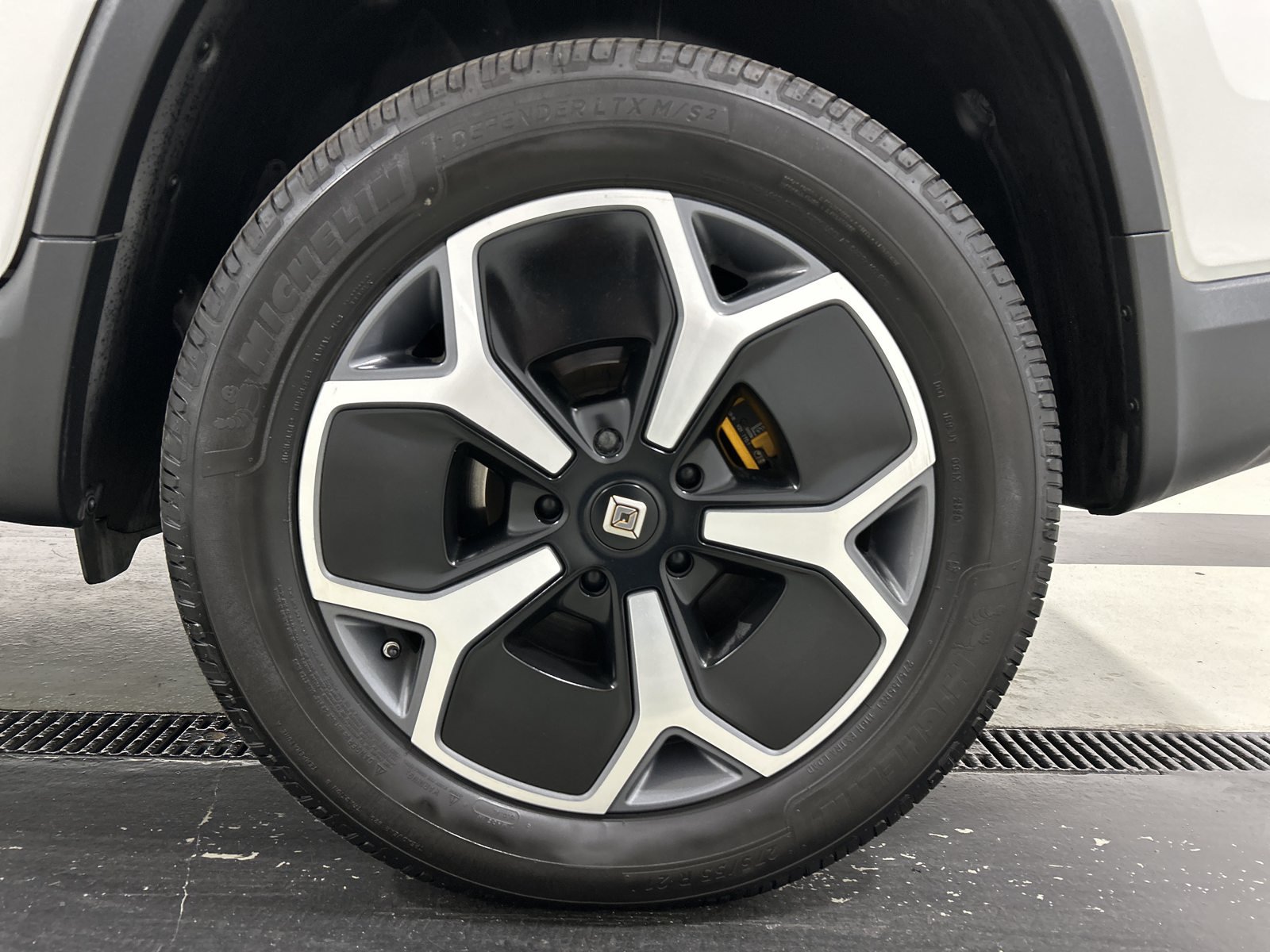 Used 2022 Rivian R1T Adventure AWD/4WD image 10