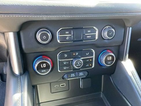 Used 2022 Chevrolet Suburban LS image 17