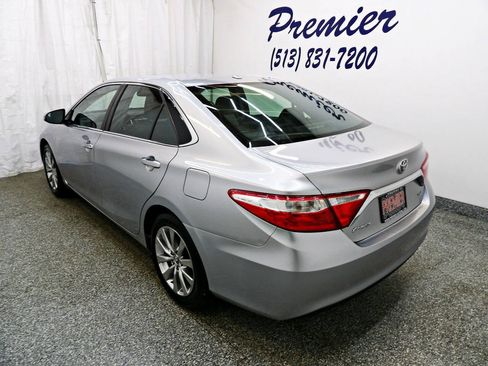Used 2015 Toyota Camry XLE w/ Moonroof Package FWD image 4