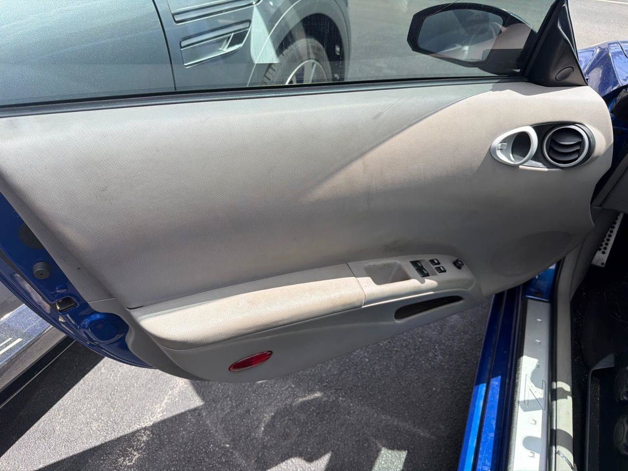 Used 2004 Nissan 350Z Touring w/ Aerodynamics Pkg RWD image 14