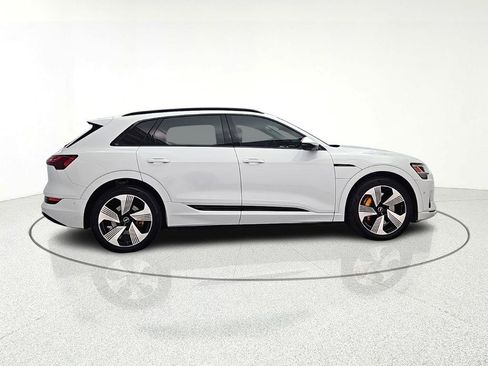 Used 2022 Audi e-tron Premium Plus AWD/4WD image 8