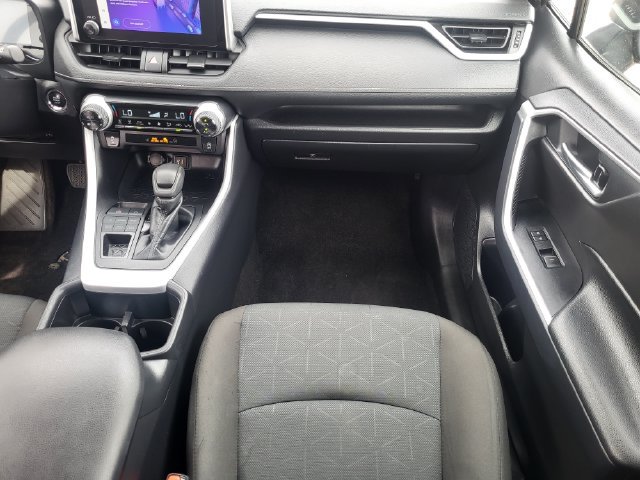 Used 2025 Toyota RAV4 XLE AWD/4WD image 26